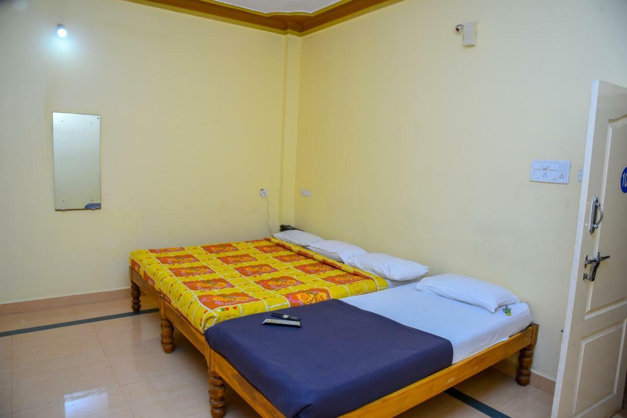 Mahathi Resort And Spa Йелагири Екстериор снимка